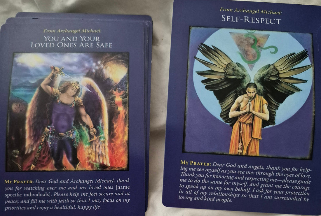 Daily tarot/oracle drawing for the collective