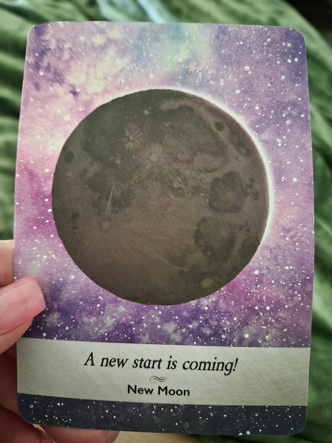 New Moon oracle card – A new start is coming